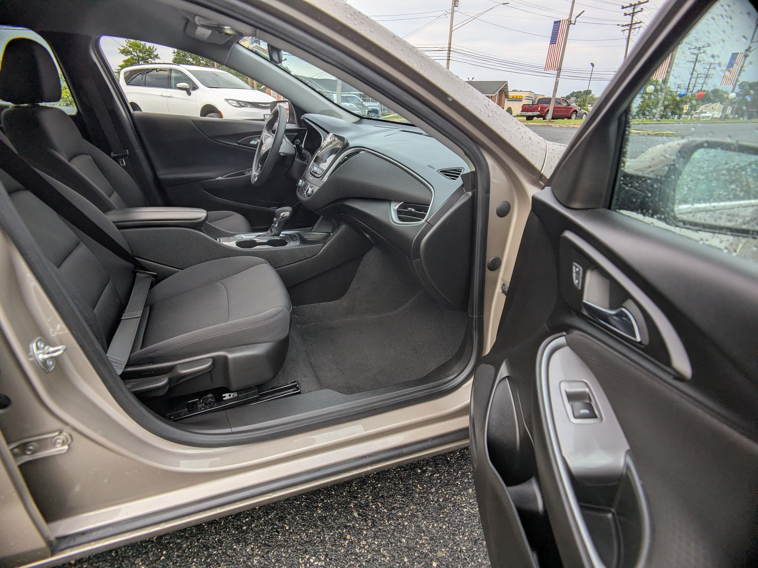 Used 2024 Chevrolet Malibu LT FWD image 12