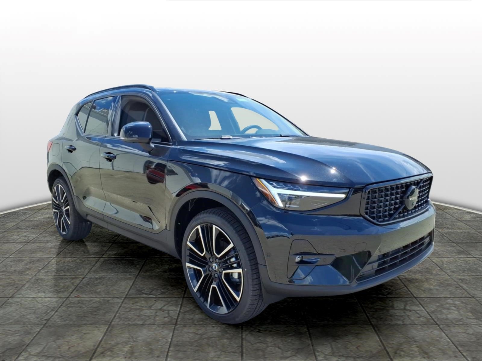 New 2026 Volvo XC40 B5 Ultra w/ Protection Package Premier