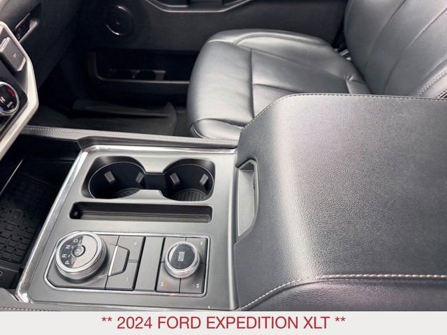 Used 2024 Ford Expedition XLT image 27