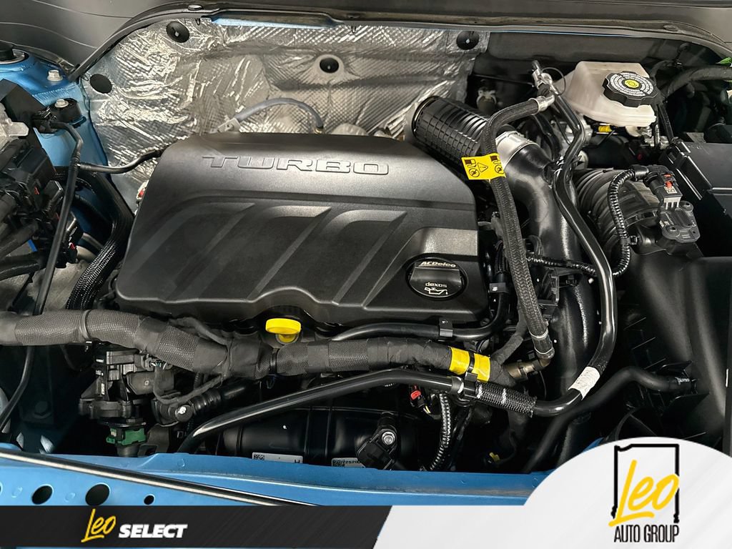 Used 2025 Chevrolet Trax RS w/ Sunroof Package FWD image 32