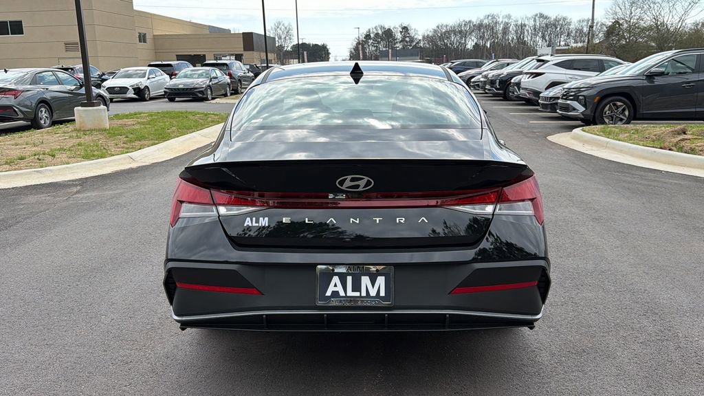 New 2026 Hyundai Elantra Sport image 6