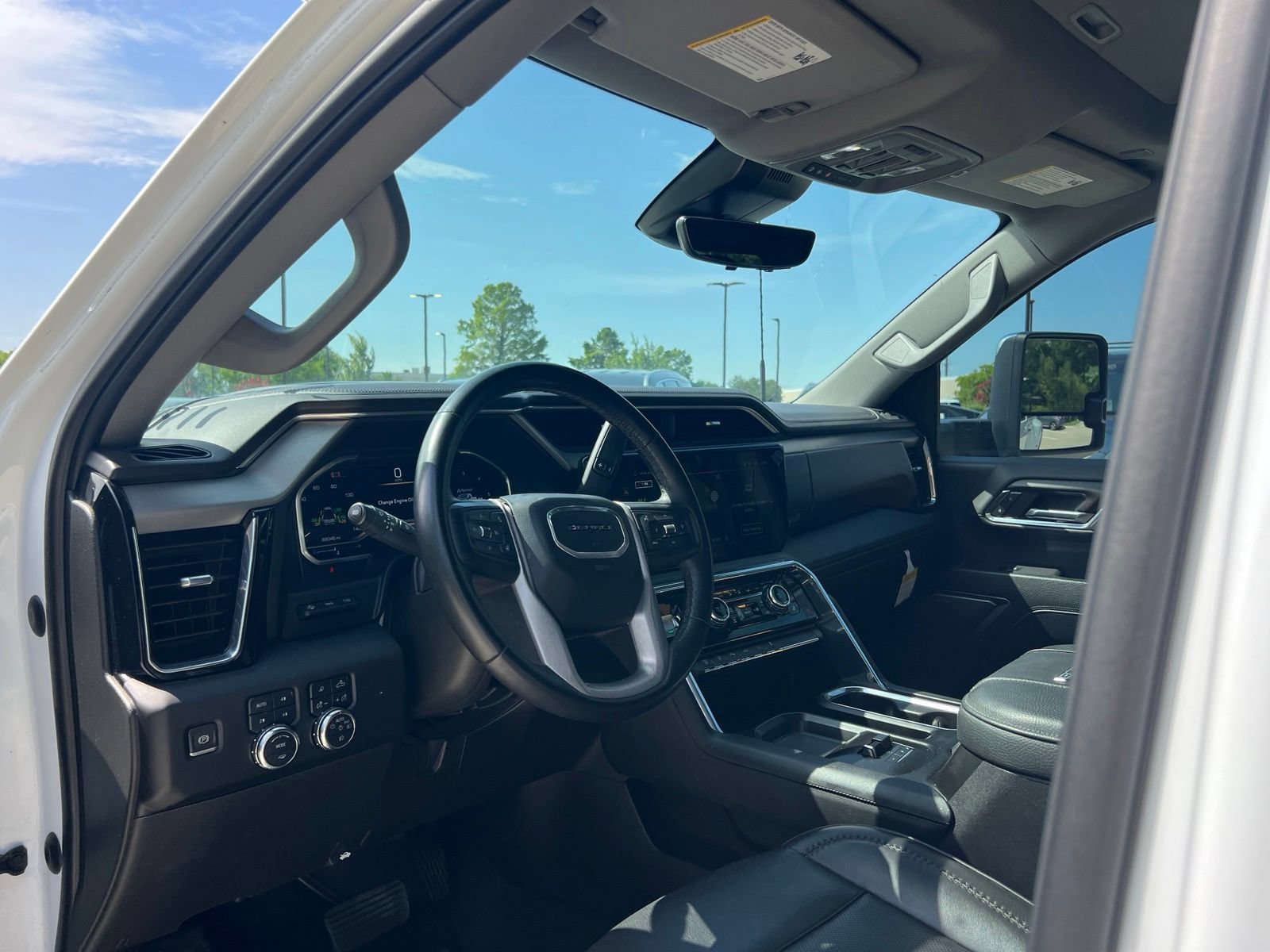 Used 2024 GMC Sierra 3500 Denali w/ Denali Reserve Package AWD/4WD image 23