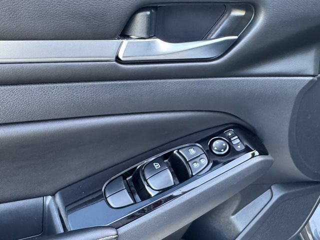 Used 2023 Nissan Altima 2.5 SV FWD image 5