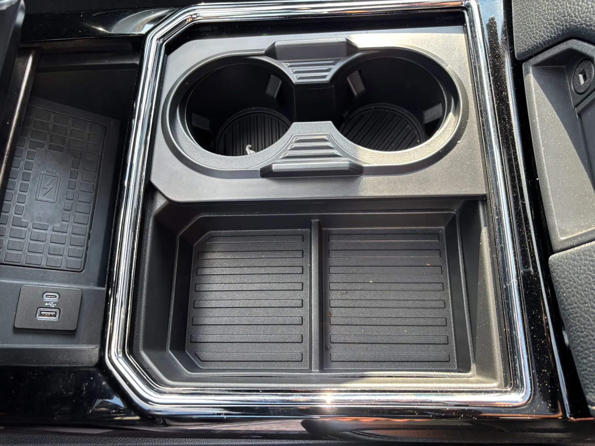 Used 2022 Ford F250 Lariat w/ Black Appearance Package image 18