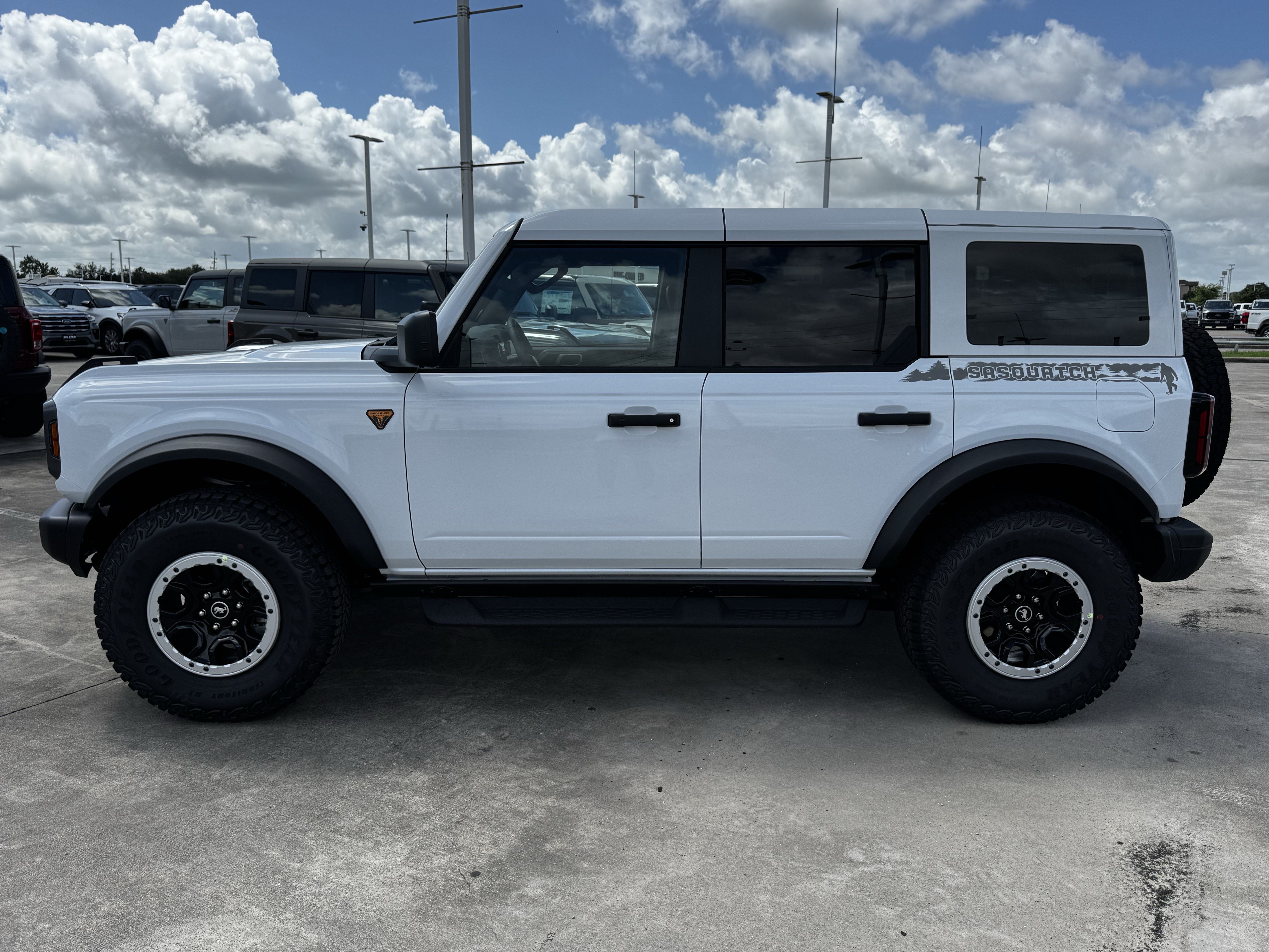 New 2026 Ford Bronco Badlands AWD/4WD image 7