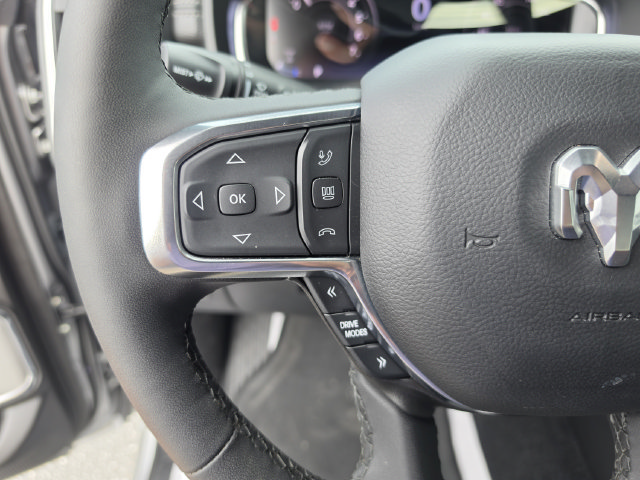 Used 2025 RAM 1500 Laramie AWD/4WD image 35