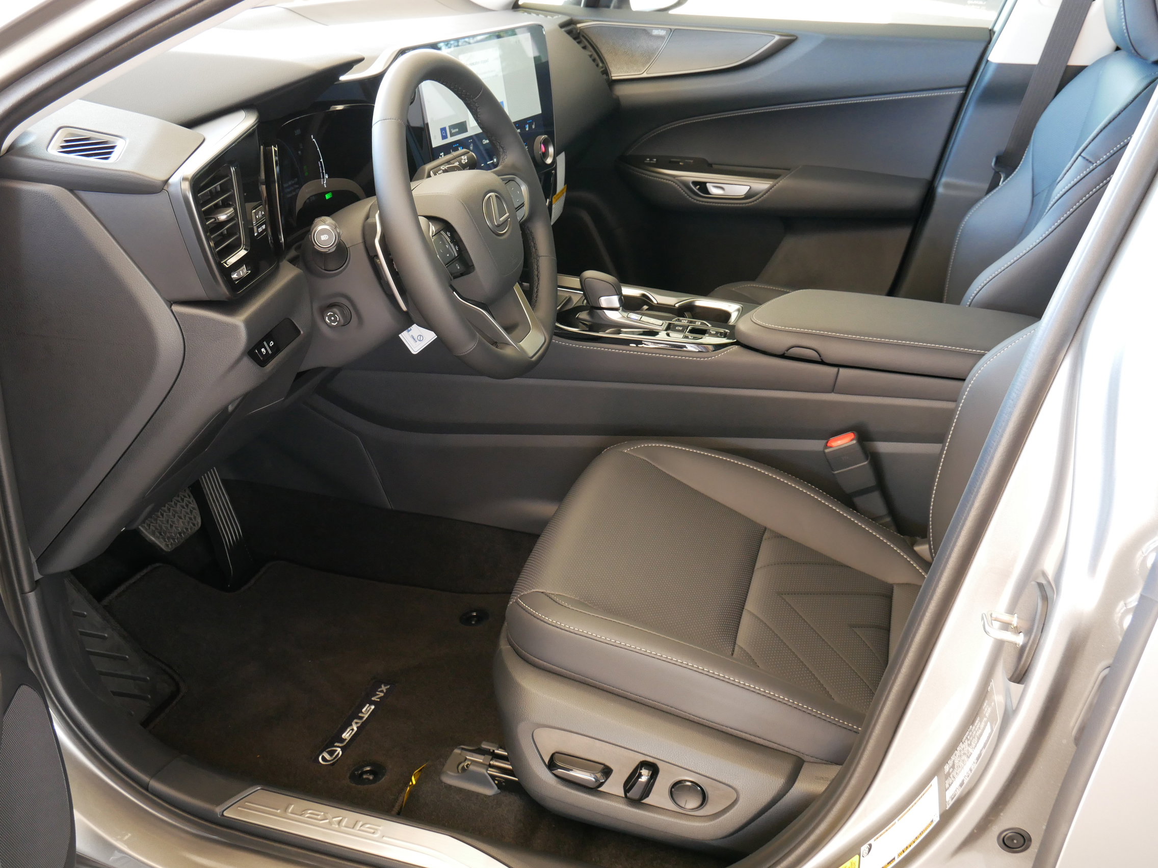 New 2026 Lexus NX 450h+ AWD w/ Luxury Package image 4