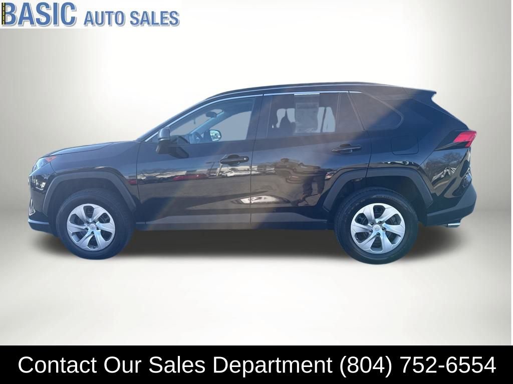 Used 2021 Toyota RAV4 LE image 2