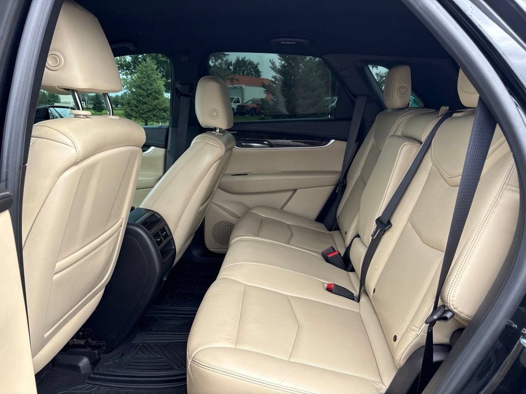 Used 2017 Cadillac XT5 FWD image 11