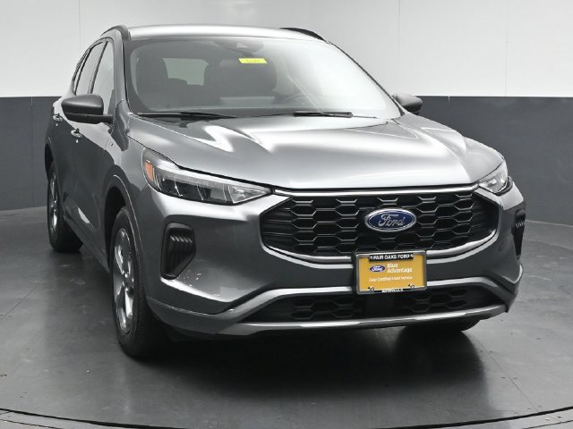 Certified 2024 Ford Escape ST-Line w/ Tech Pack #1 AWD/4WD image 2