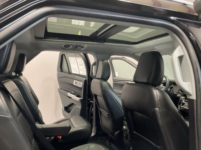 Used 2022 Ford Explorer Limited w/ Hybrid Equipment Group 310A AWD/4WD image 27