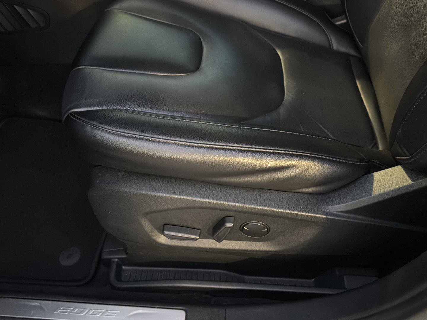 Used 2022 Ford Edge Titanium image 26