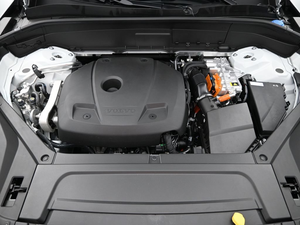 New 2025 Volvo XC90 T8 Core w/ Protection Package Premier AWD/4WD image 30