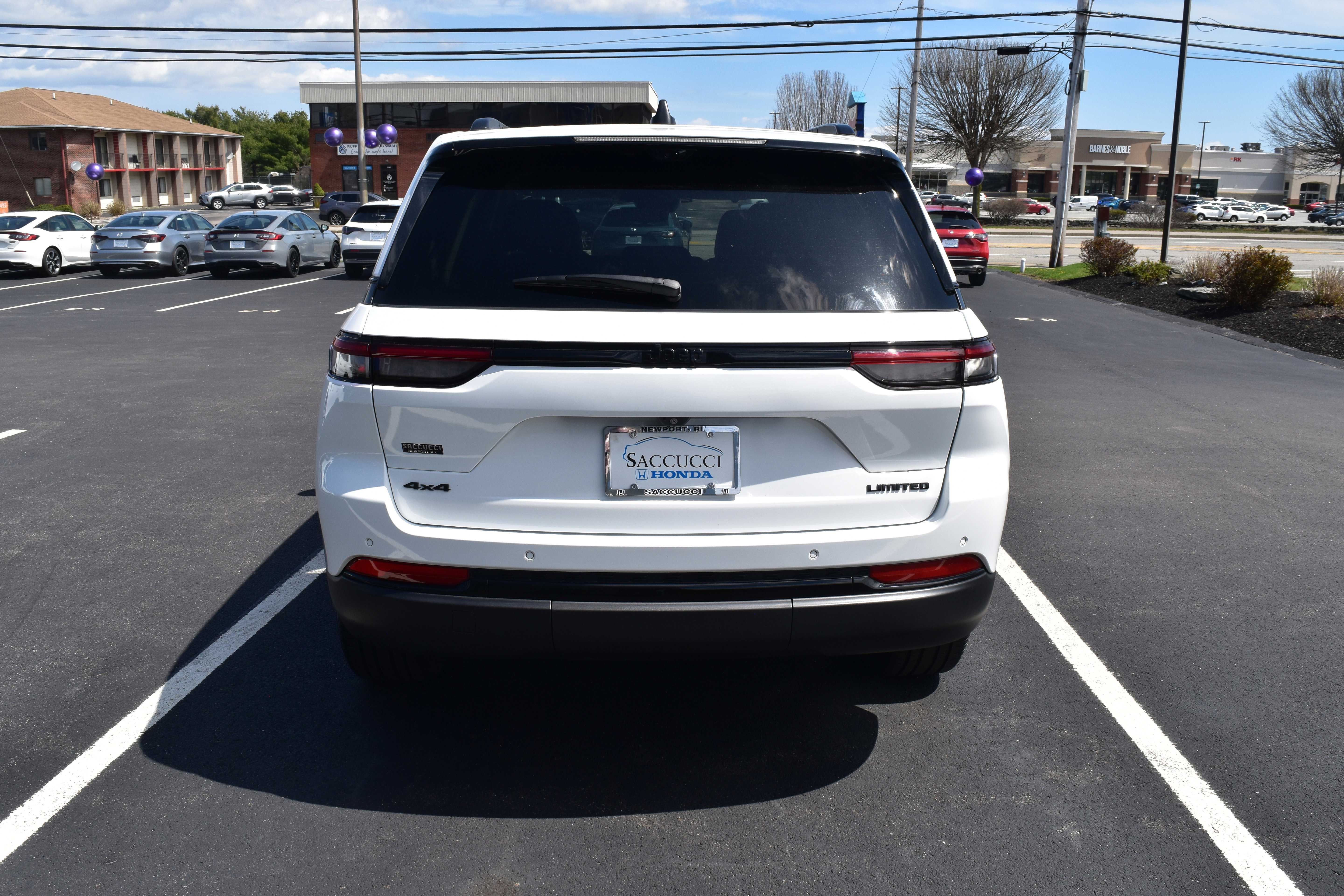 Used 2023 Jeep Grand Cherokee Limited w/ Luxury Tech Group II AWD/4WD image 7