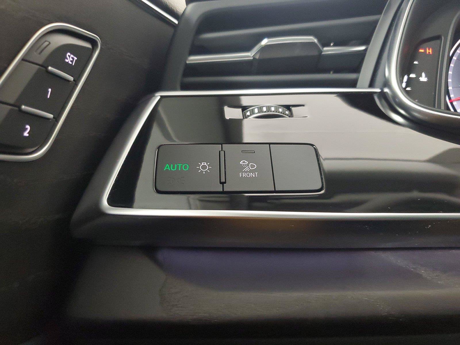 Used 2023 Audi Q8 Premium w/ Convenience Package AWD/4WD image 35