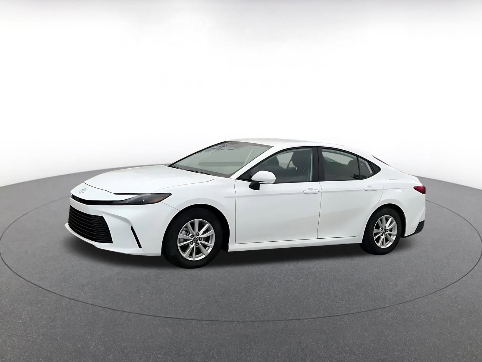 Used 2025 Toyota Camry LE image 8