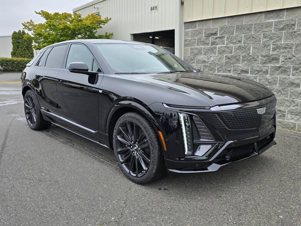 New 2026 Cadillac Lyriq V image 10