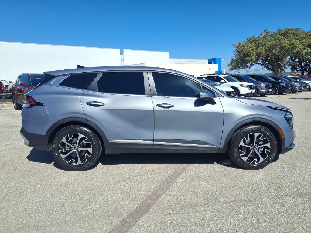 Used 2025 Kia Sportage EX FWD image 4