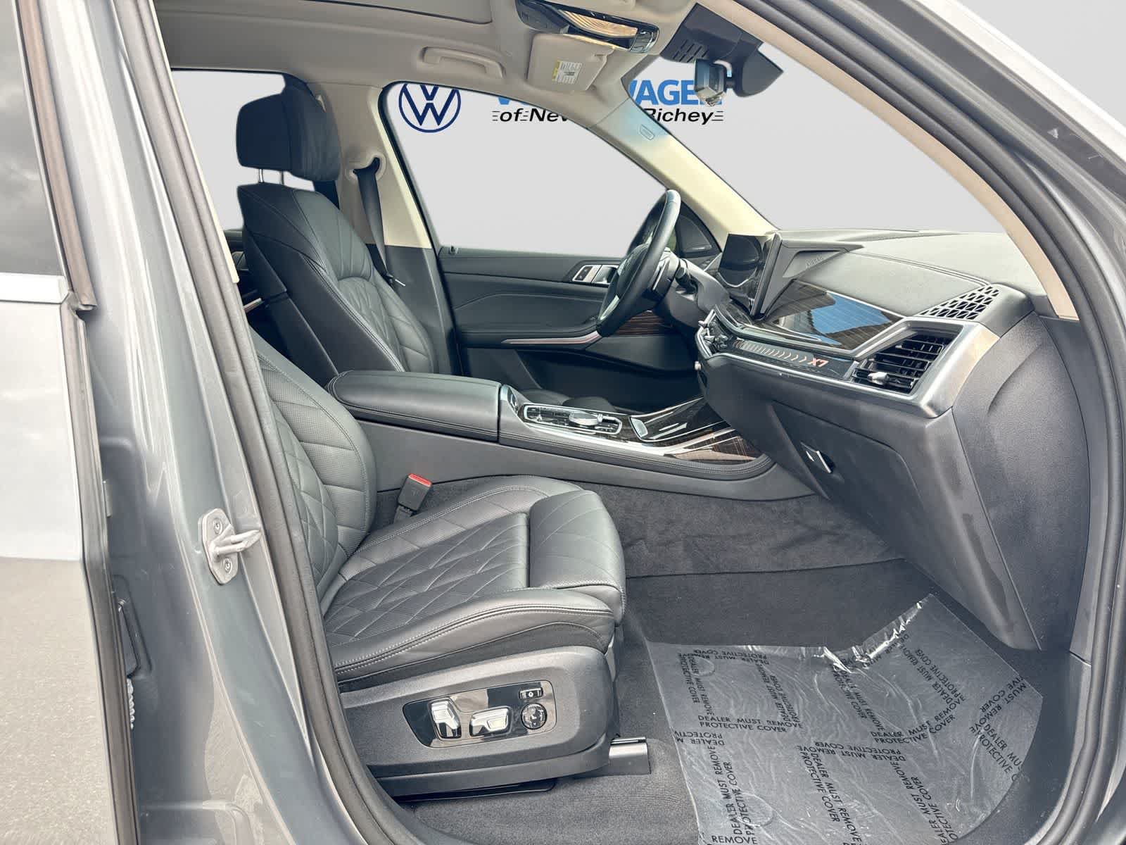 Used 2024 BMW X7 xDrive40i AWD/4WD image 27
