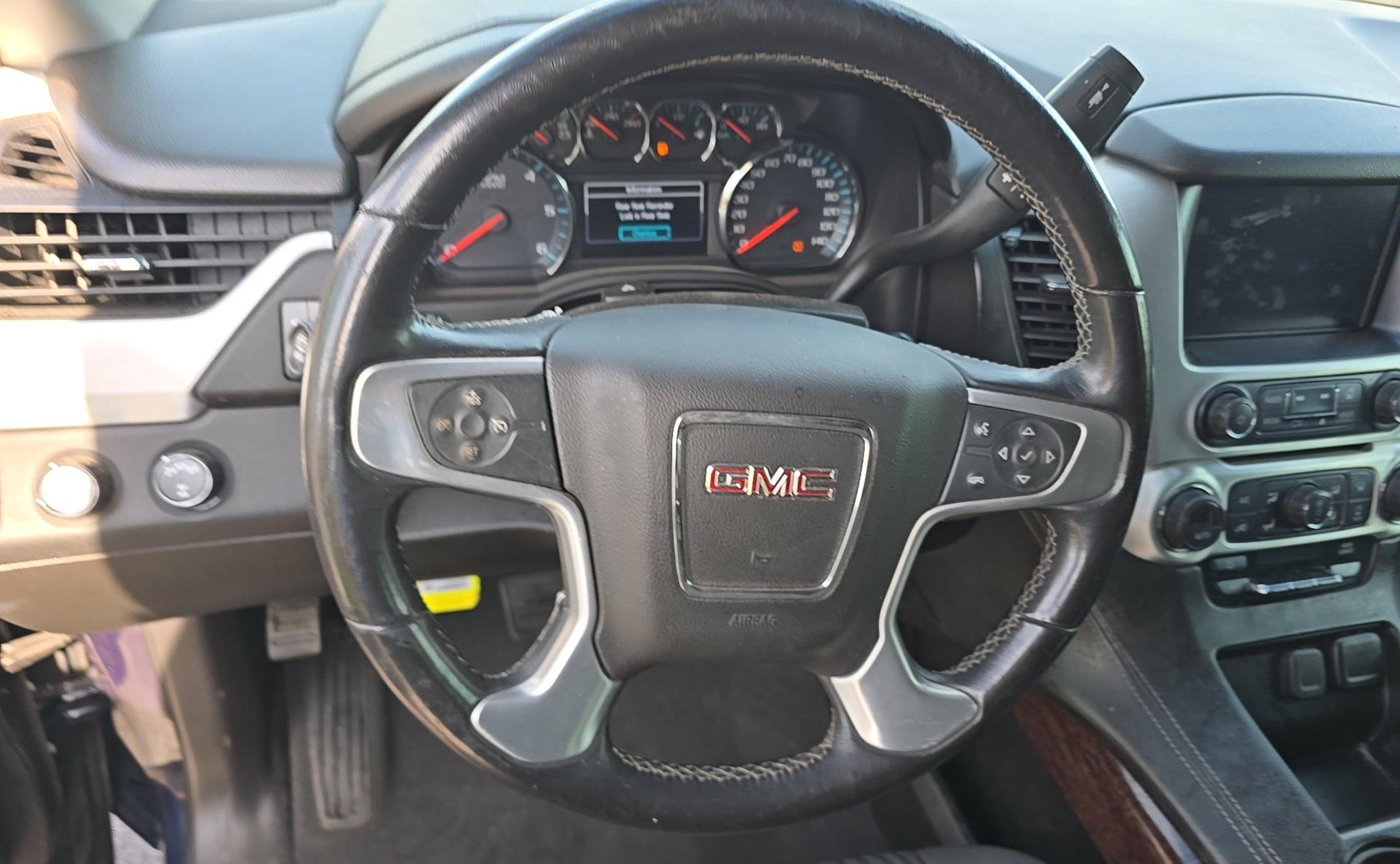 Used 2019 GMC Yukon SLE w/ SLE Value Package AWD/4WD image 5