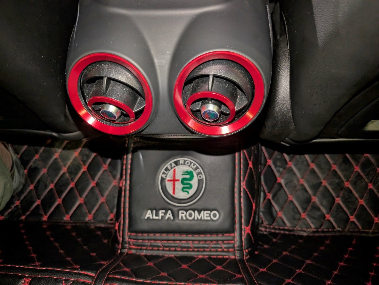 Used 2019 Alfa Romeo Stelvio AWD image 43