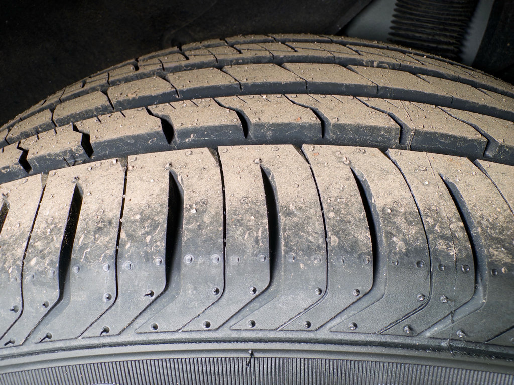 Used 2022 Tesla Model Y Long Range image 33