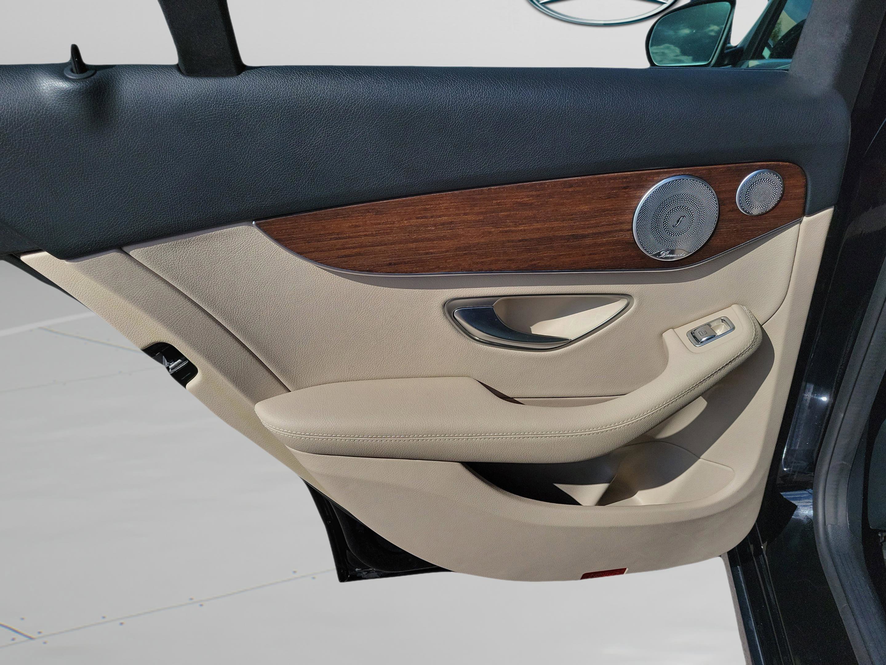 Used 2021 Mercedes-Benz C 300 Sedan image 25