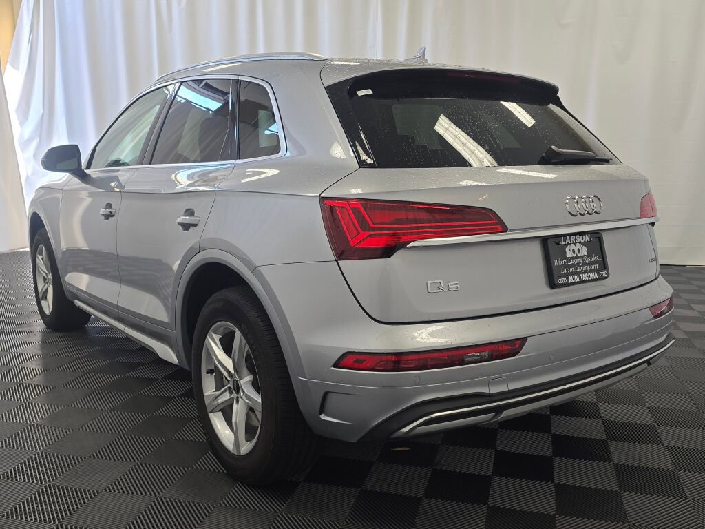 Used 2023 Audi Q5 2.0T Premium w/ Convenience Package image 4