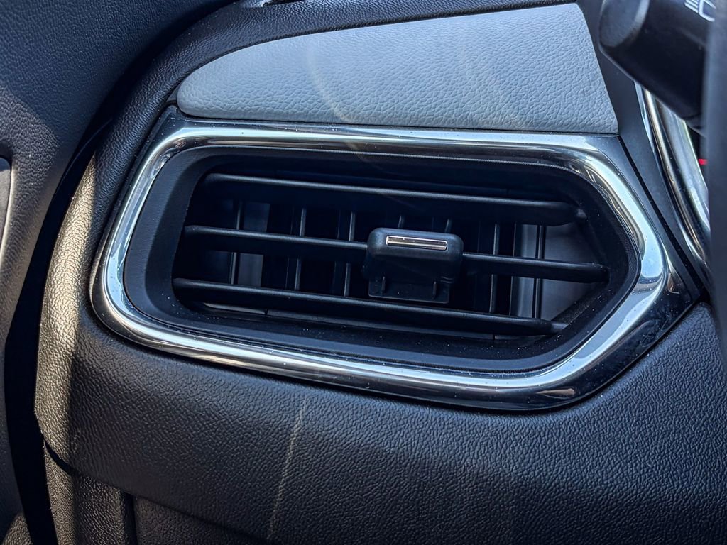 Used 2022 Chevrolet Equinox LS w/ LS Convenience Package image 47