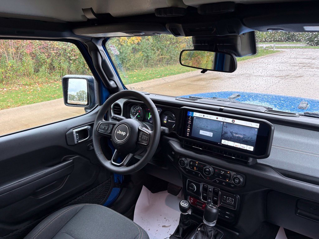Used 2024 Jeep Wrangler Unlimited AWD/4WD image 30