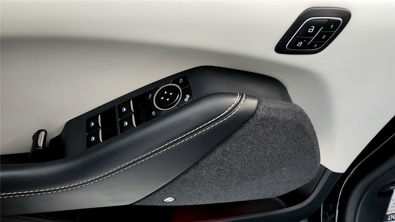 Used 2023 Ford Mustang Mach-E Premium image 33