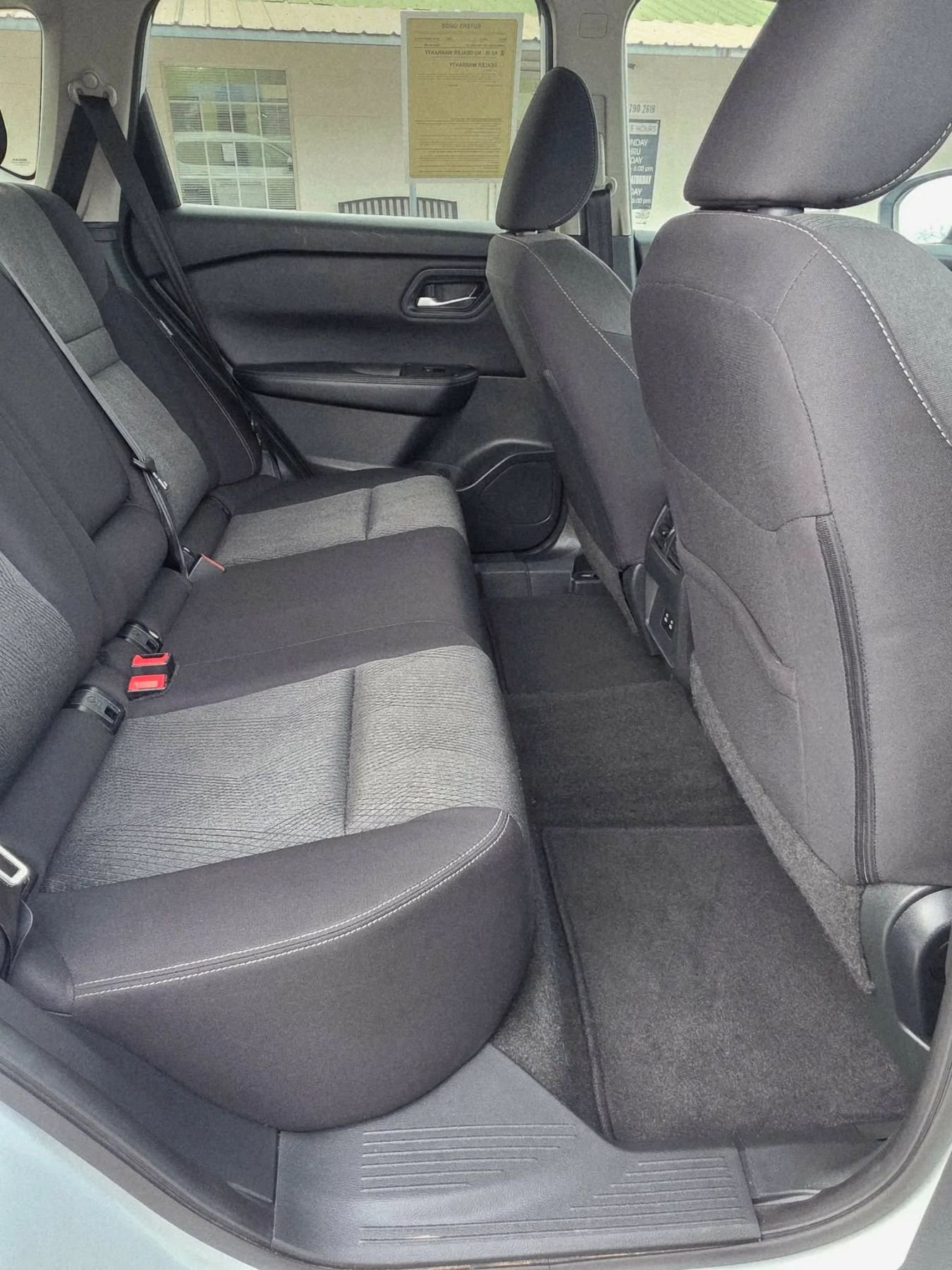 Used 2024 Nissan Rogue SV image 12