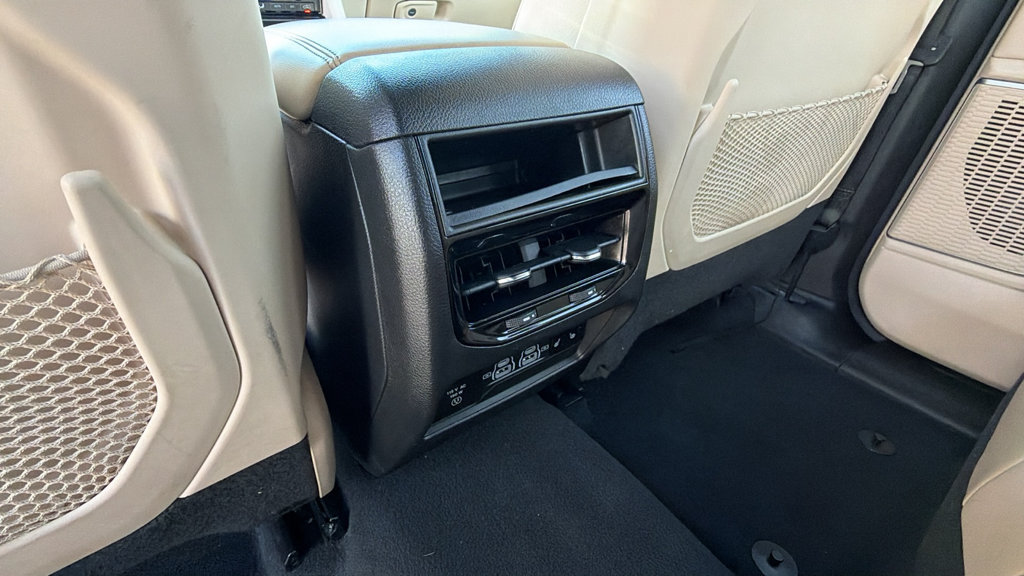 Used 2024 Jeep Grand Cherokee Limited 4xe AWD/4WD image 17