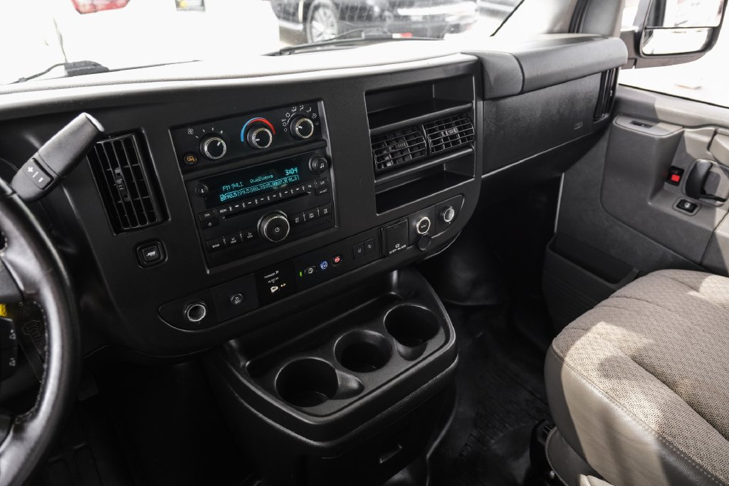 Used 2021 Chevrolet Express 3500 LS w/ Chrome Appearance Package RWD image 19