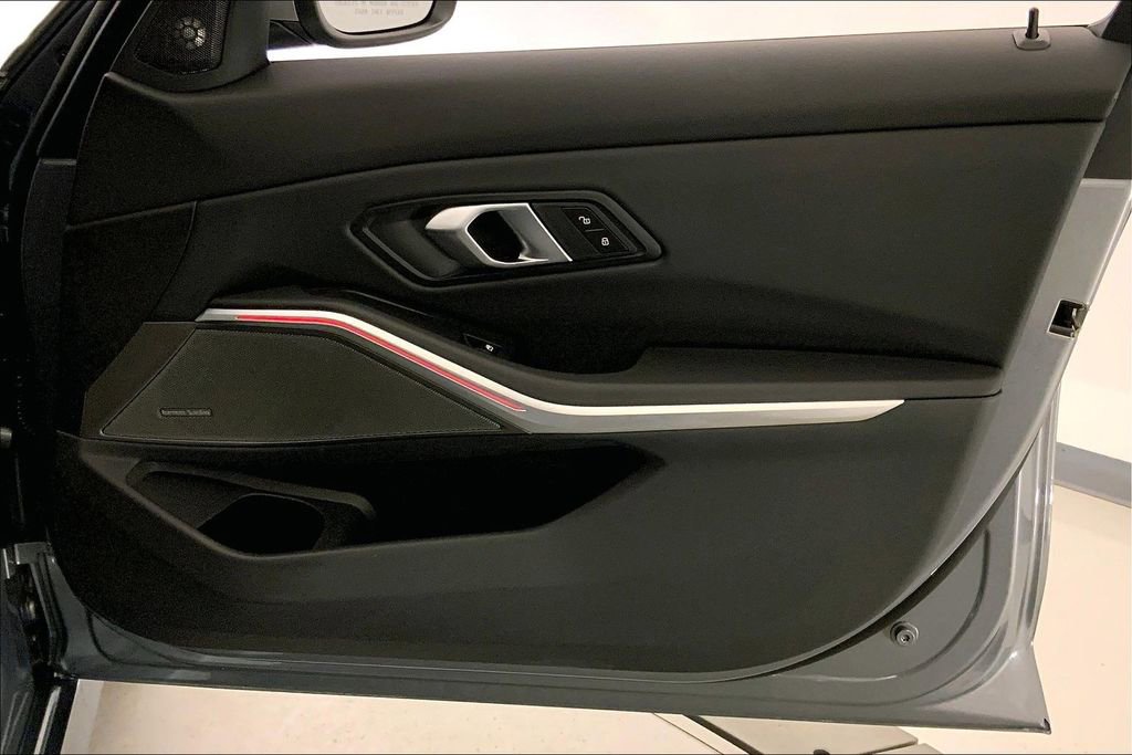 Certified 2025 BMW 330i xDrive Sedan w/ Premium Package image 25