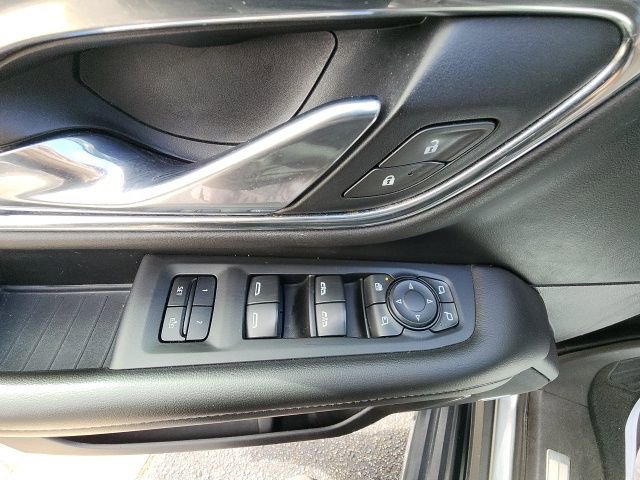 Used 2021 Chevrolet Suburban LT w/ LT Signature Package RWD image 25