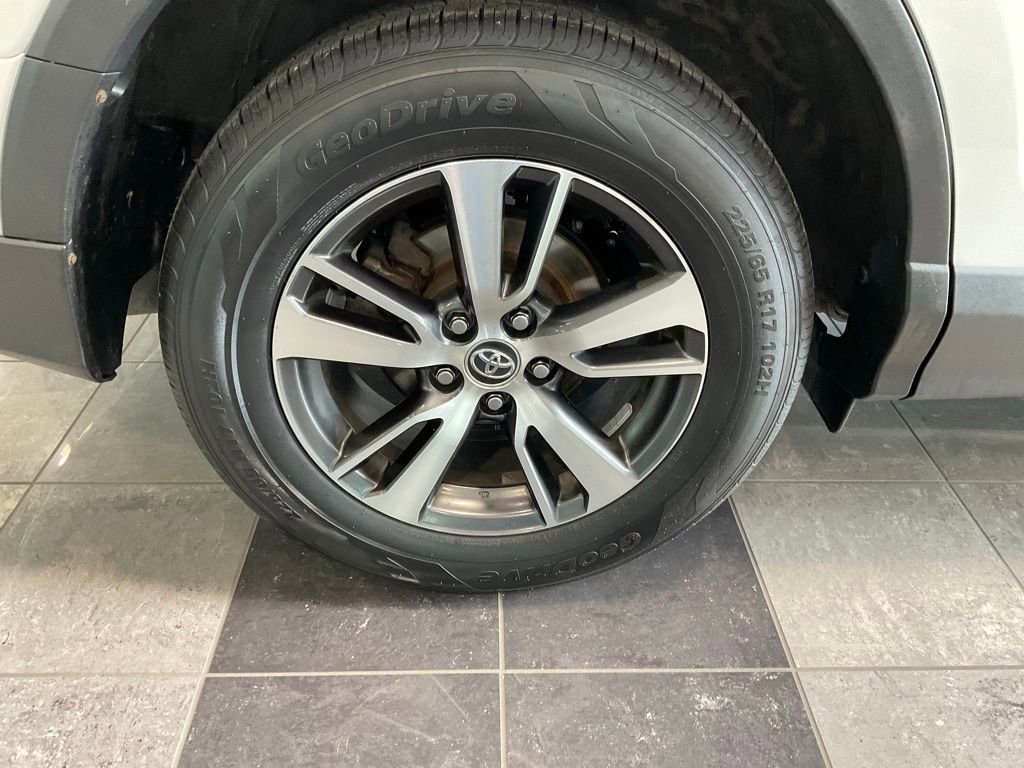 Used 2016 Toyota RAV4 XLE image 7