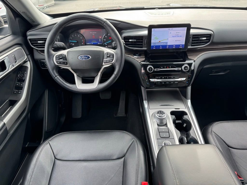 Used 2023 Ford Explorer Limited image 4