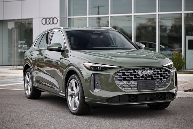 New 2025 Audi Q5 Prestige image 2