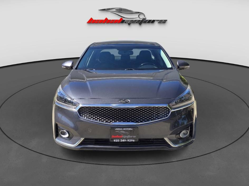 Used 2017 Kia Cadenza Premium w/ Luxury Package image 2