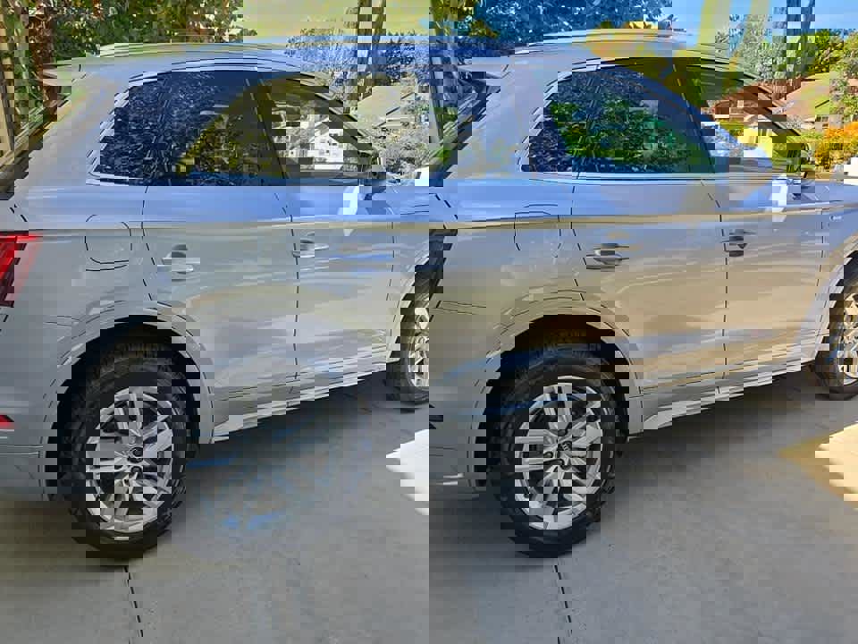 Used 2022 Audi Q5 2.0T Premium w/ Convenience Package image 5