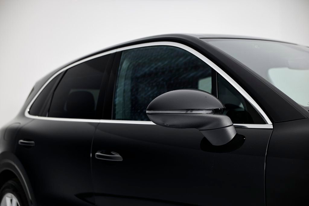 Certified 2024 Porsche Cayenne AWD/4WD image 16