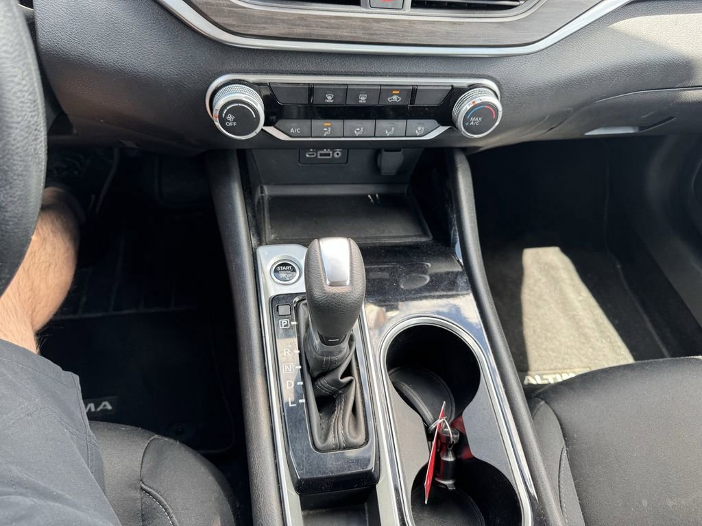 Used 2024 Nissan Altima 2.5 SV FWD image 15