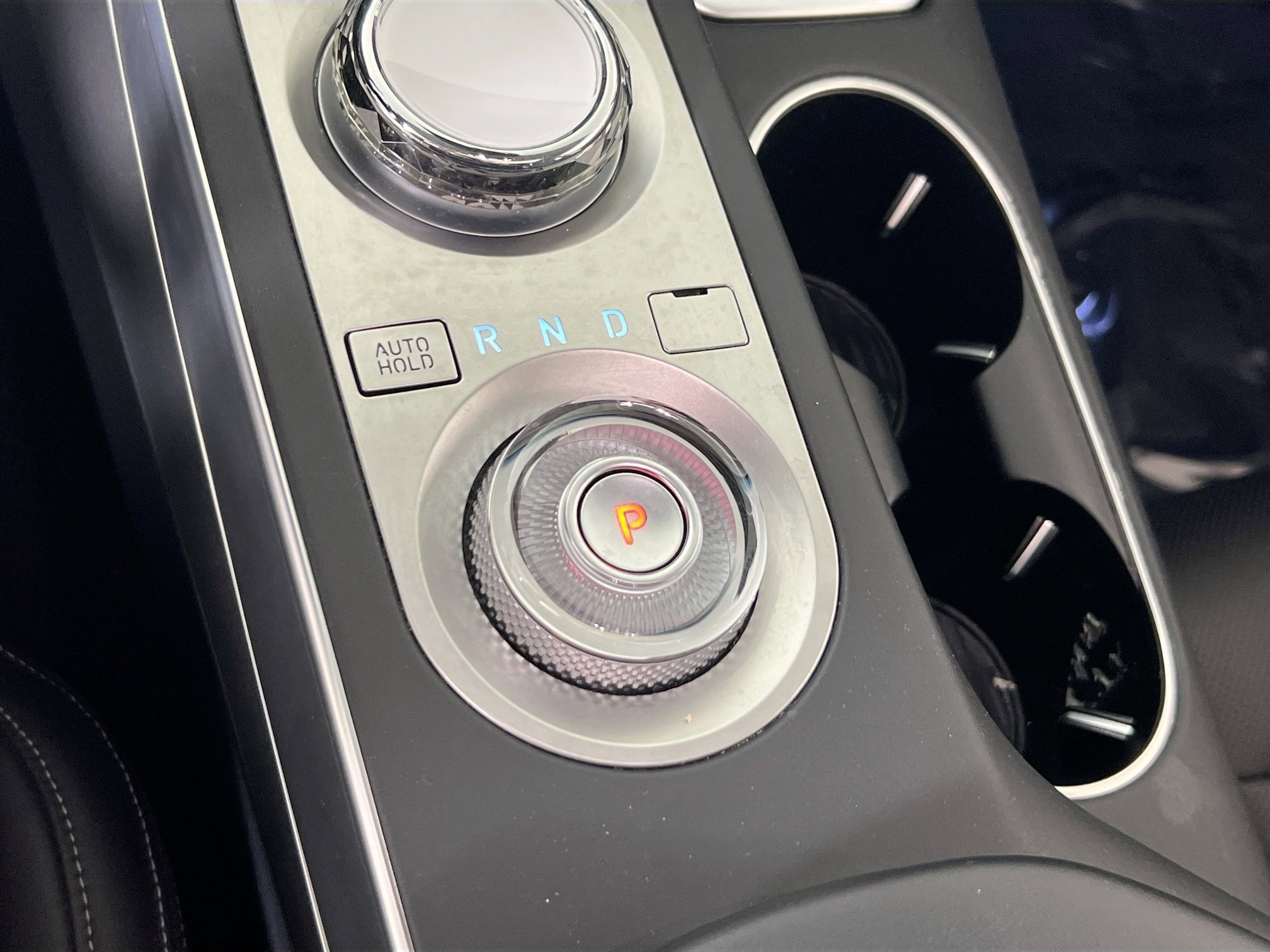 Used 2023 Genesis GV70 2.5T w/ Select Package image 17