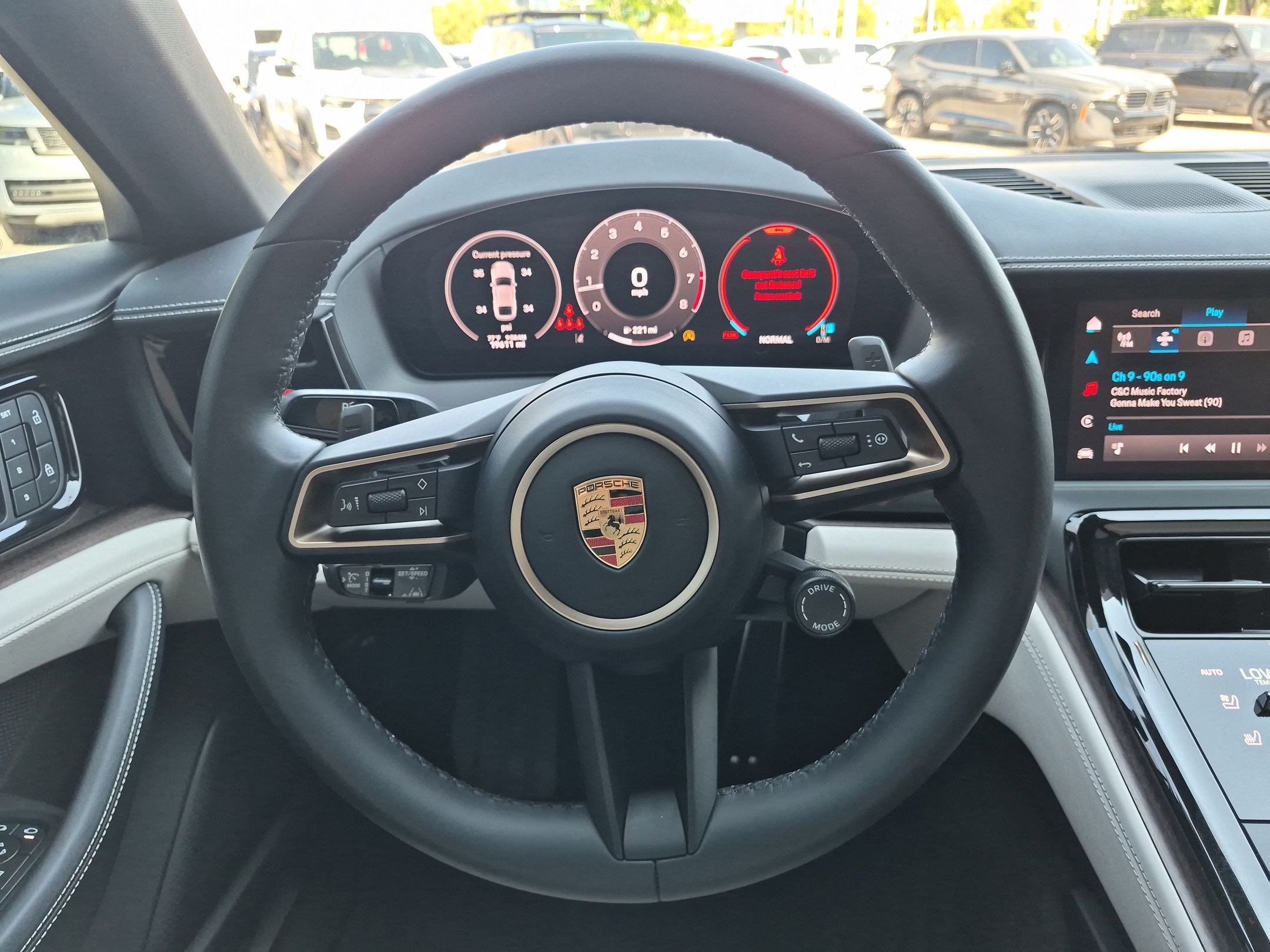 Used 2024 Porsche Panamera image 16
