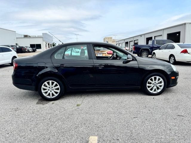 Used 2010 Volkswagen Jetta Limited Edition FWD image 8