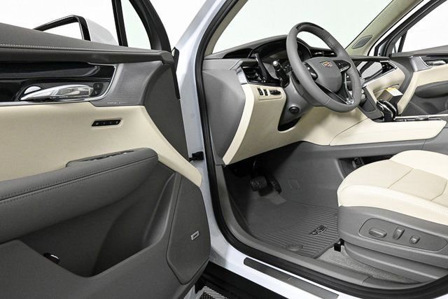 New 2025 Cadillac XT6 Premium Luxury w/ Technology Package image 5