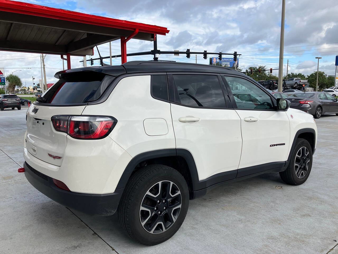 Used 2019 Jeep Compass Trailhawk AWD/4WD image 10