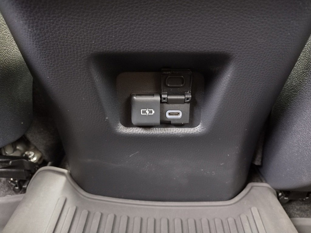 Used 2025 Toyota RAV4 XLE Premium image 22