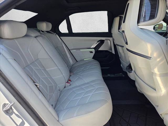 Used 2026 BMW 760i xDrive AWD/4WD image 28